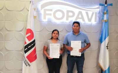 FOPAVI entrega certificaciones a 85 familias beneficiadas en Quetzaltenango, Suchitepéquez y Retalhuleu